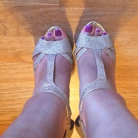 Shoes - Picture 1 of 4